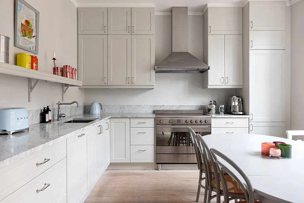 Синяя гостиная и нотки английского стиля: квартира в Стокгольме (83 кв. м) - Gallery image 24