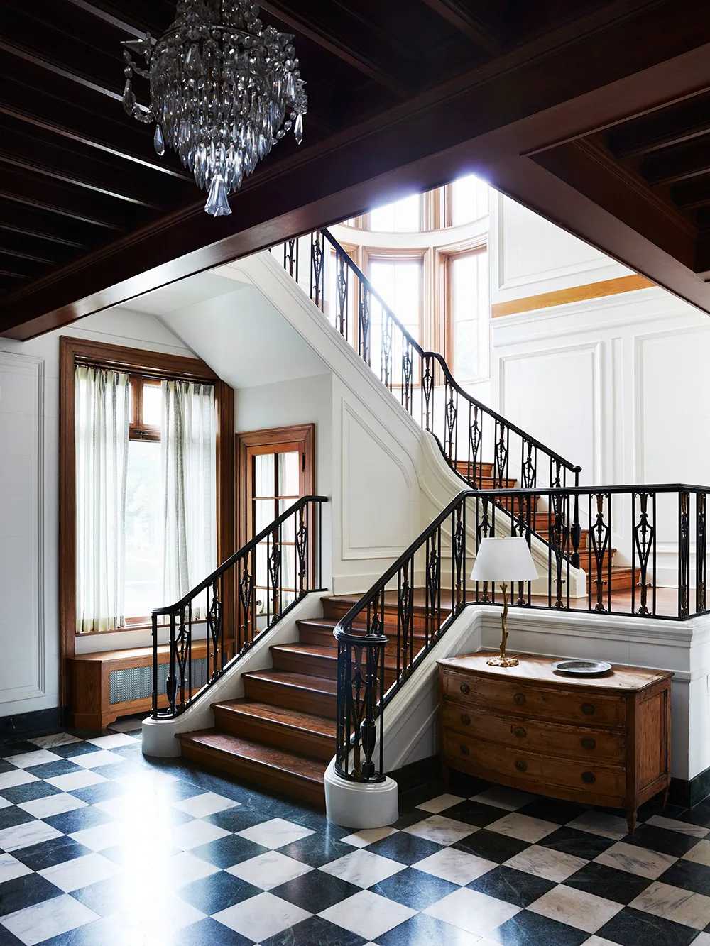 Sea of Timeless Elegance and Details: Historic Mansion in Minnesota - Gallery image 9