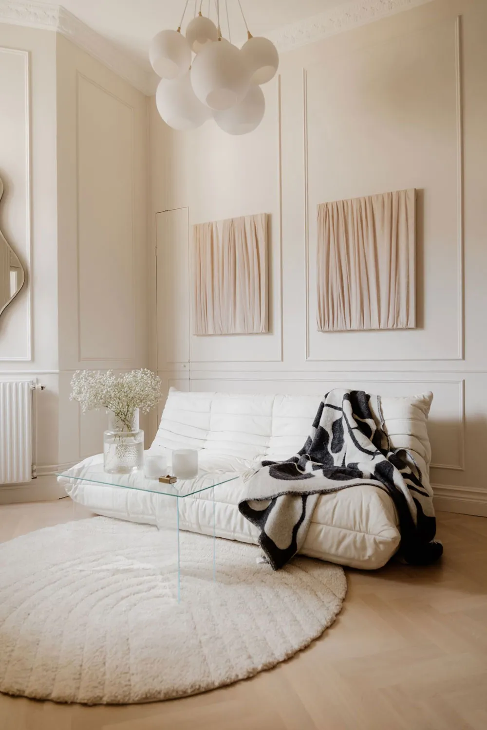 Miękki monochromatyczny wnętrze małego mieszkania w Stokholmie (38 m²) - Gallery image 9