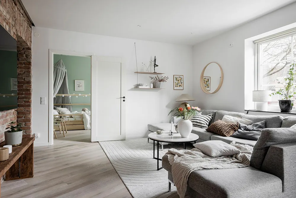 Paredes de ladrillo y cocina para fiestas: una vivienda inusual en Suecia - Gallery image 13