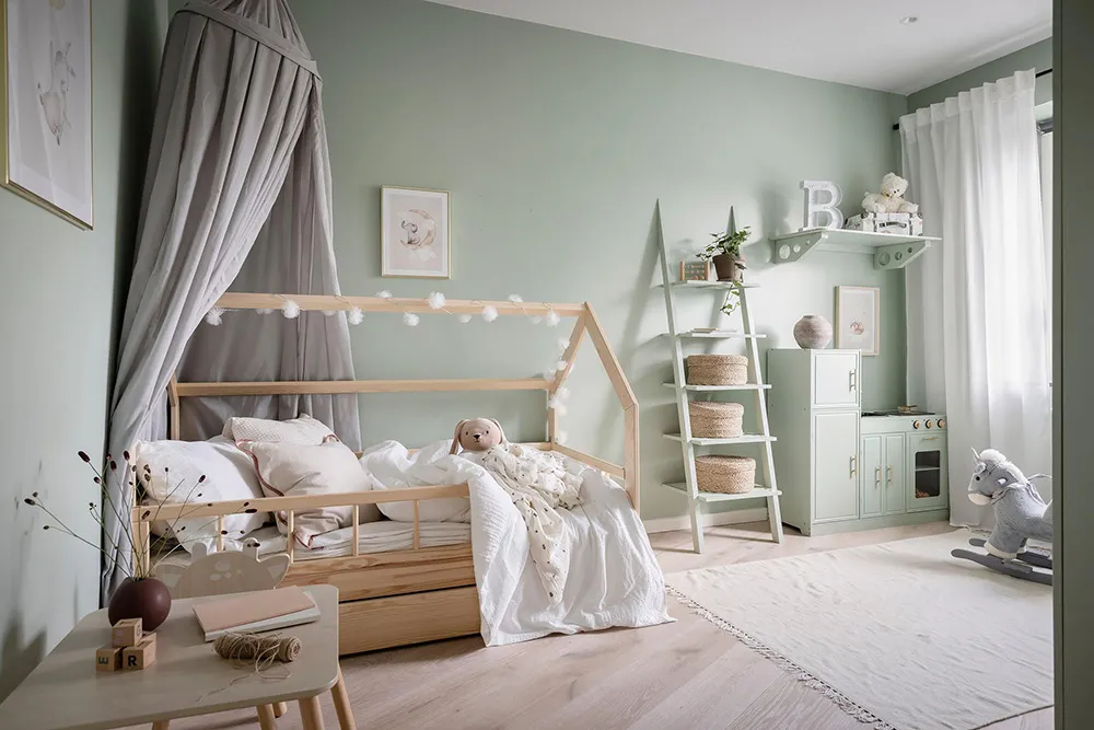 Paredes de ladrillo y cocina para fiestas: una vivienda inusual en Suecia - Gallery image 14