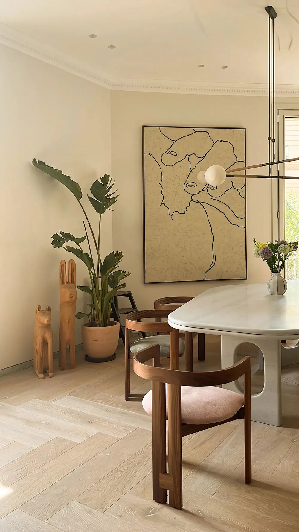 Arches and Organic Forms: Light and Cozy Interior in Madrid - Gallery image 6