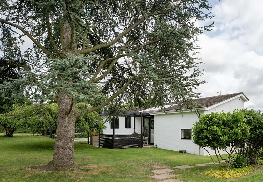 Elemente des Industriestils im Design eines hellen modernen Hauses in England - Gallery image 27