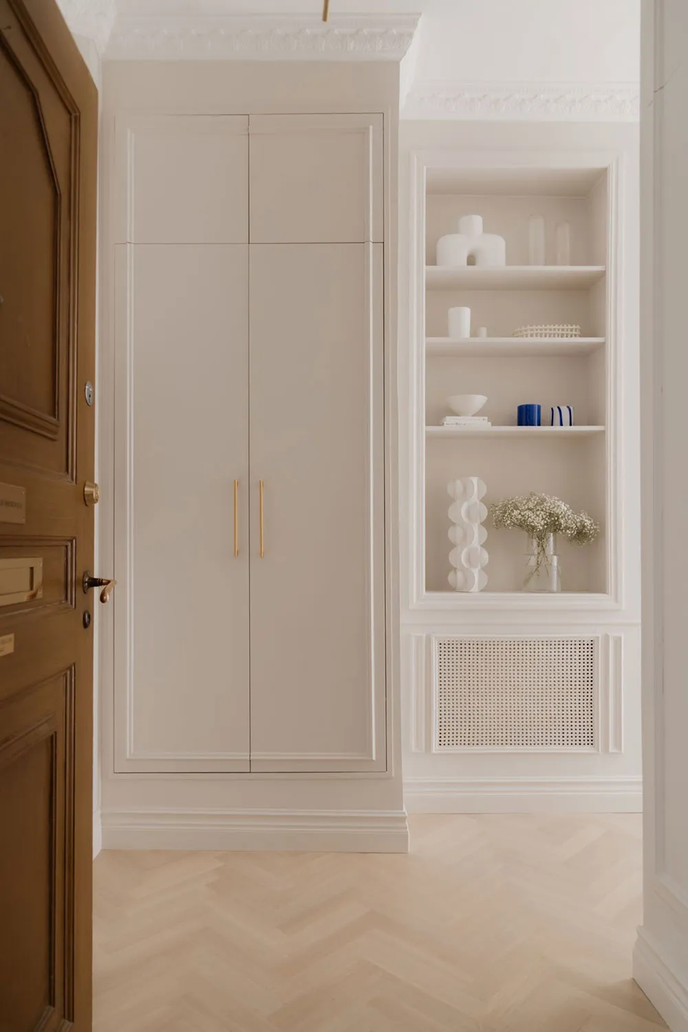 Miękki monochromatyczny wnętrze małego mieszkania w Stokholmie (38 m²) - Gallery image 11