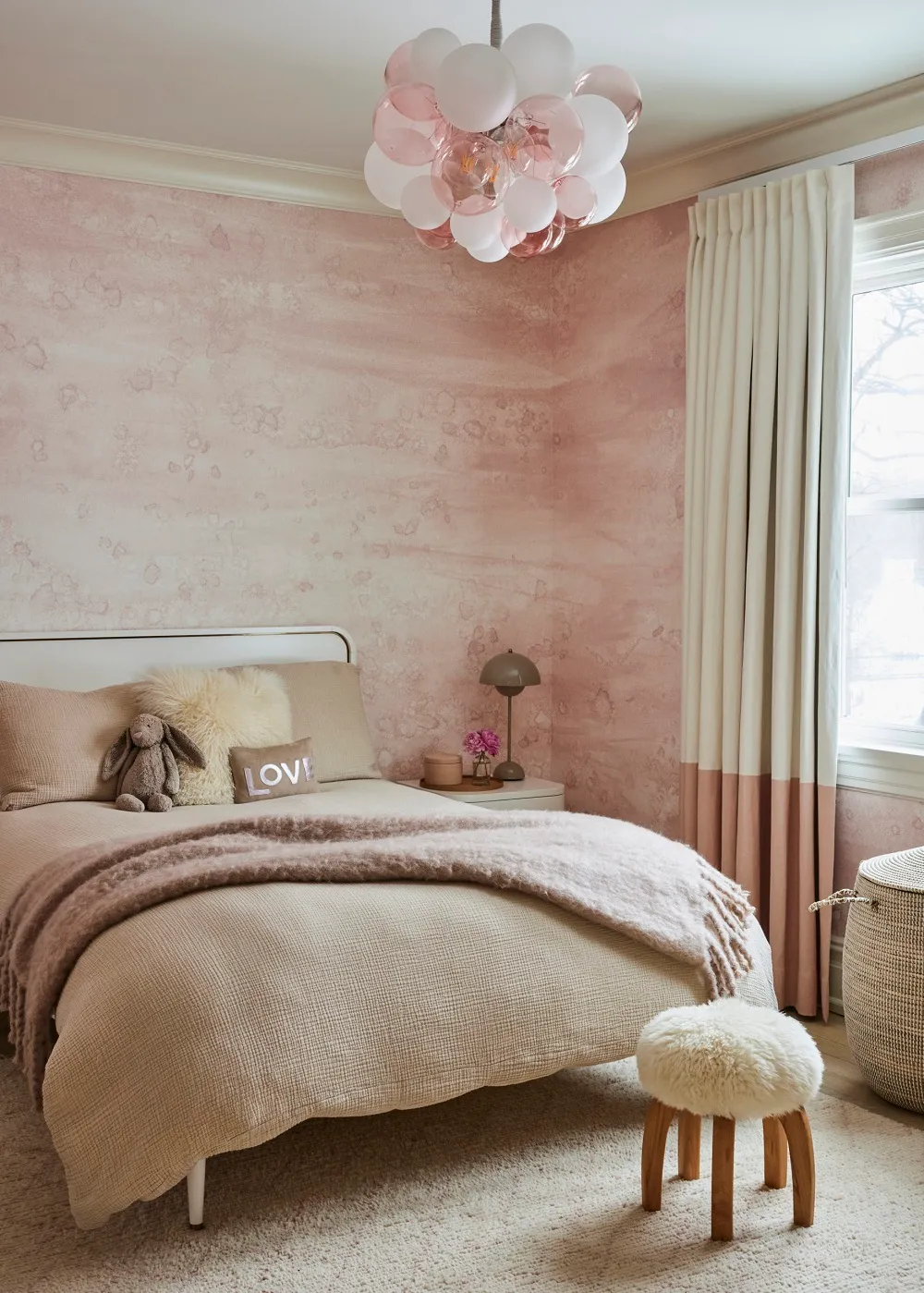 Mélange élégant de noir et blanc : un intérieur beau dans l'État du Connecticut - Gallery image 12