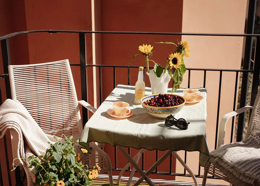 Ефектні стінні панелі та сучасне мистецтво в дизайні квартири в Стокгольмі - Gallery image 28