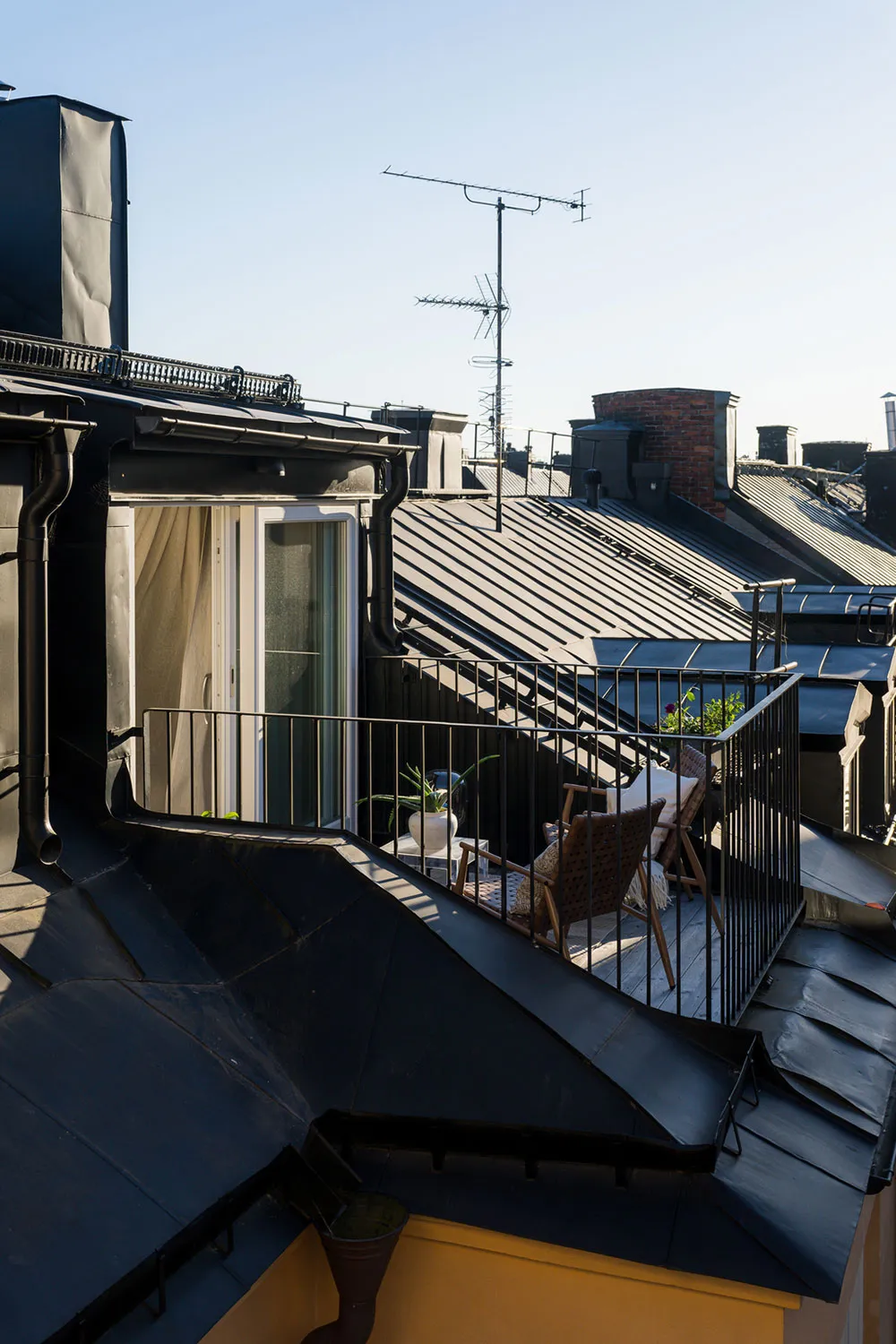 Style décor pour un espace élégant sous toit à Stockholm - Gallery image 26