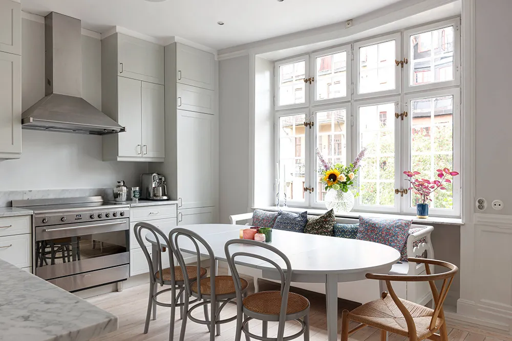 Синяя гостиная и нотки английского стиля: квартира в Стокгольме (83 кв. м) - Gallery image 21