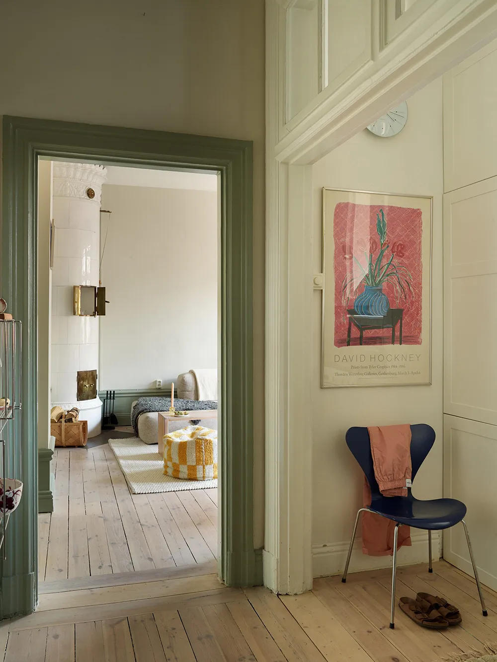 Petite appartement suédois avec des accents olivâtres (41 m²) - Gallery image 13