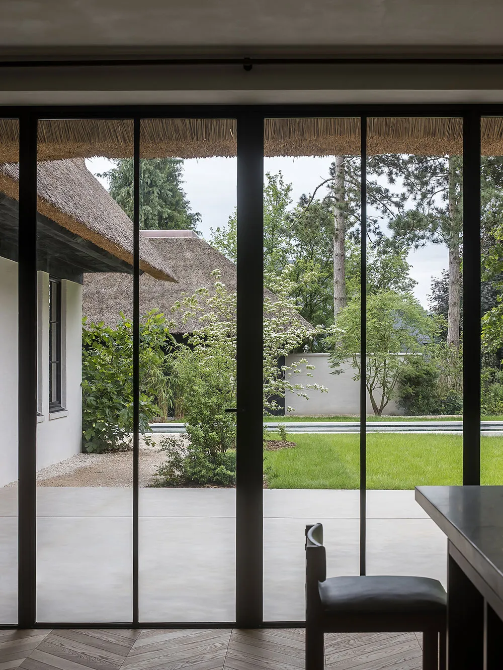 Magnifique maison en Belgique avec toit de paille et intérieurs élégants - Gallery image 14