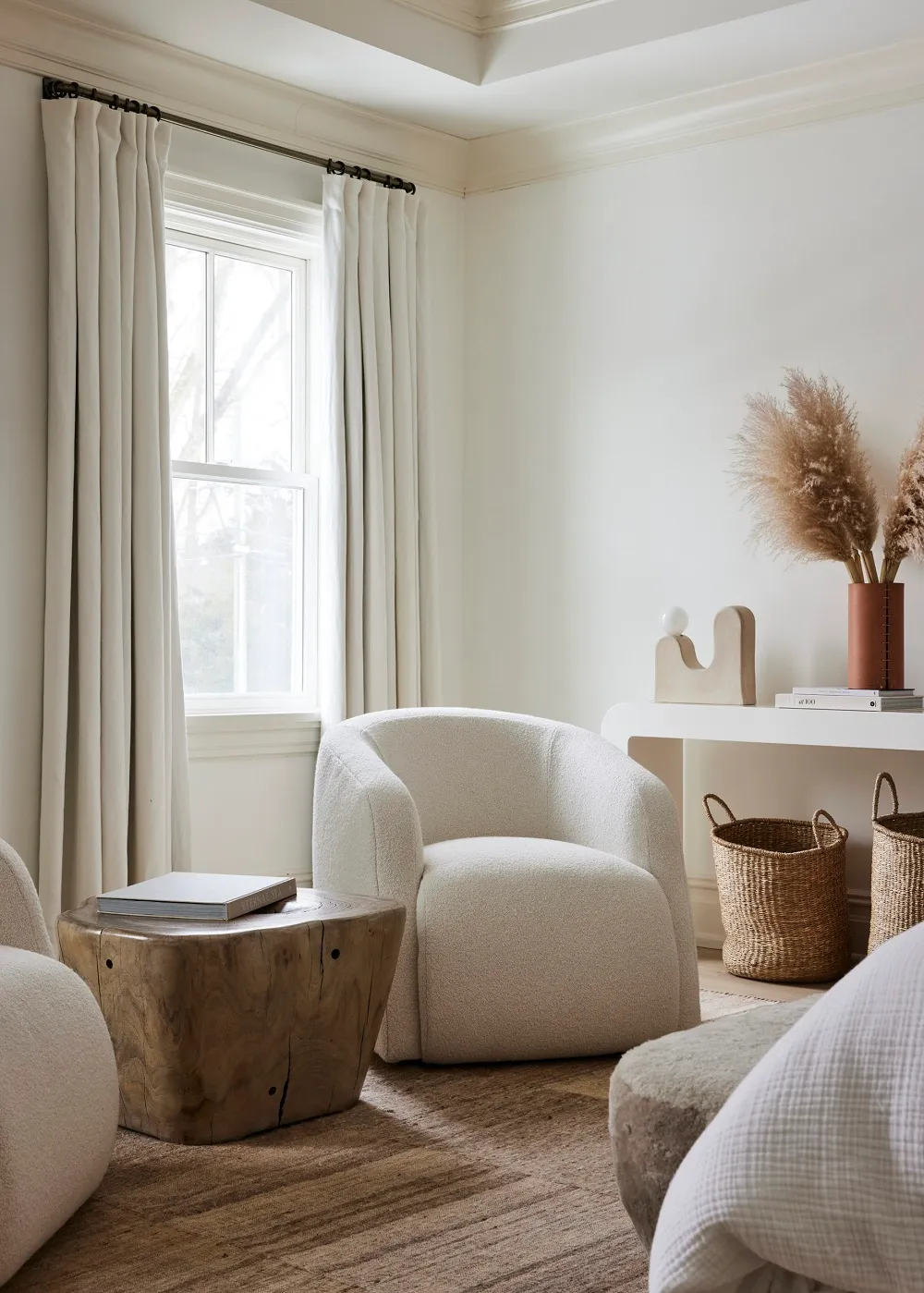 Mélange élégant de noir et blanc : un intérieur beau dans l'État du Connecticut - Gallery image 11