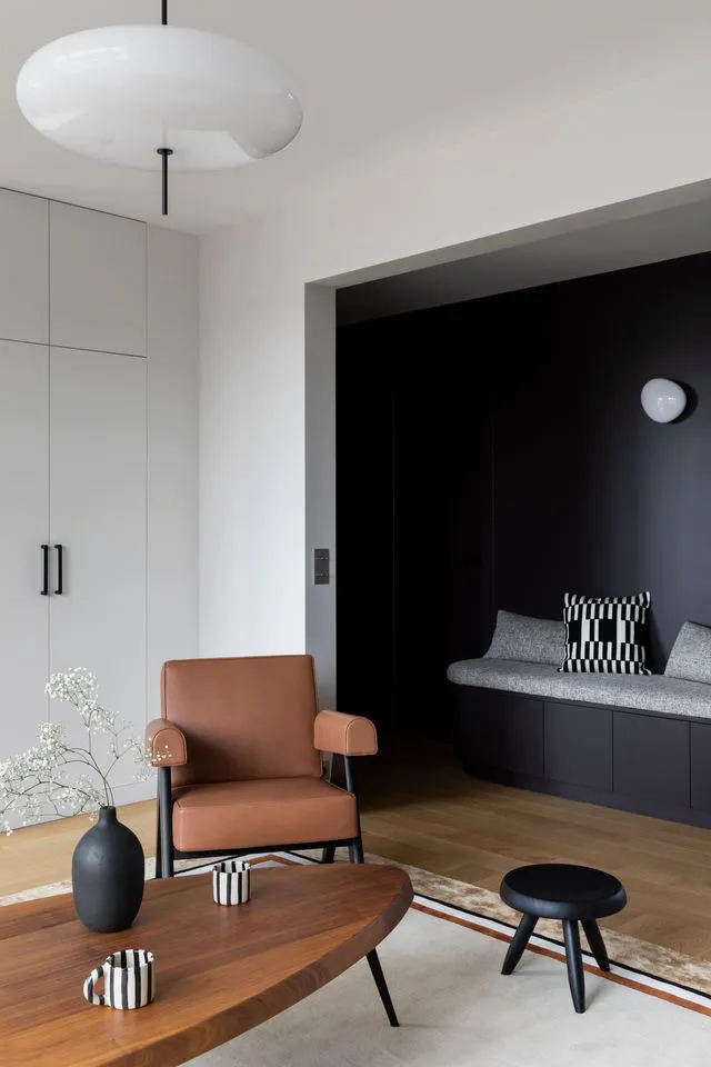 Intérieur moderne strict d'appartement à Paris - Gallery image 10