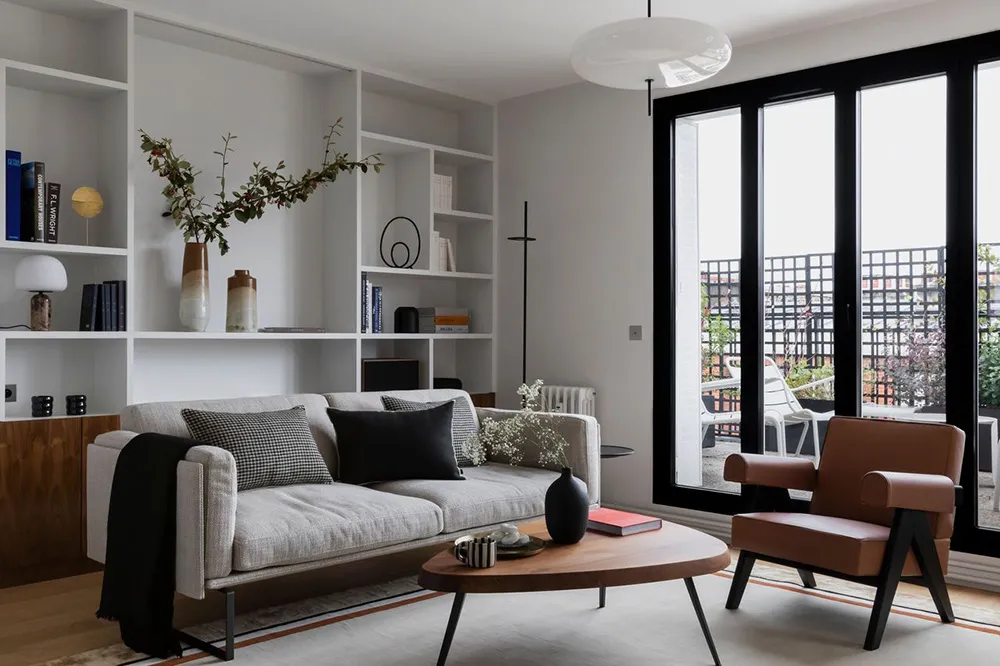 Intérieur moderne strict d'appartement à Paris - Gallery image 4