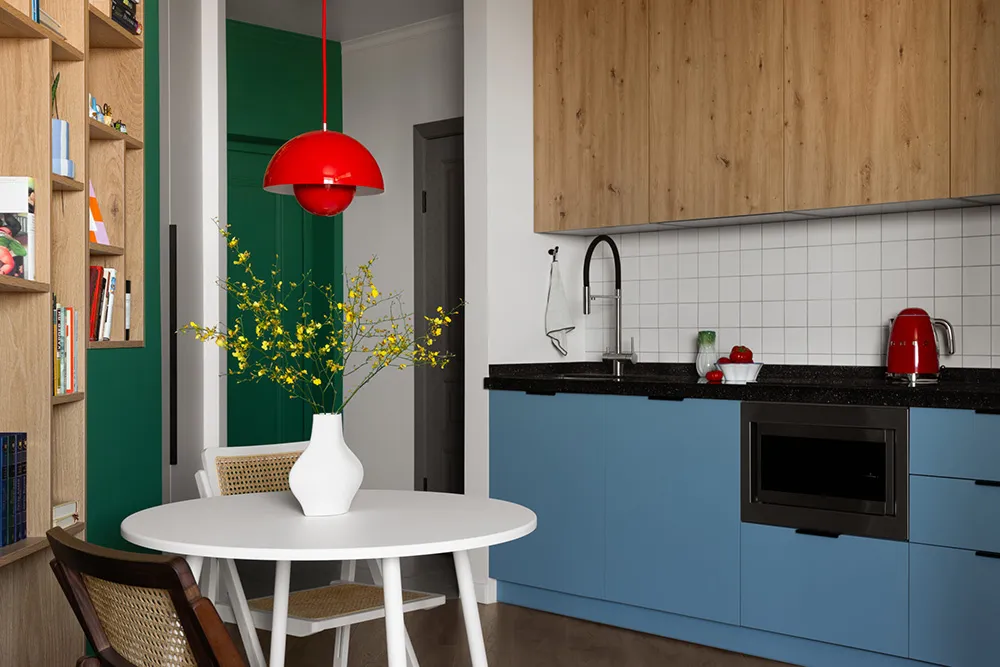 Colorful Design of a Small Apartment with Complex Layout in Almaty (45 sq. m) - Gallery image 2