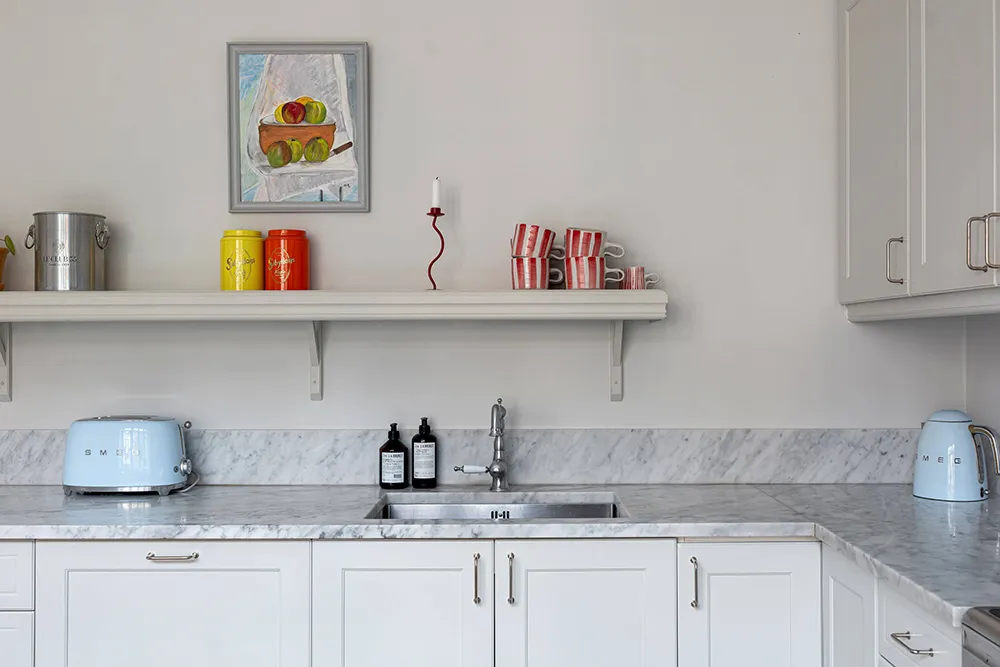 Синяя гостиная и нотки английского стиля: квартира в Стокгольме (83 кв. м) - Gallery image 27