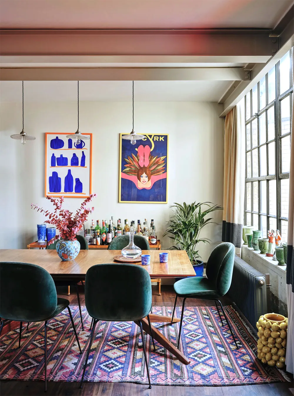 Murs en briques et cuisine country : un loft coloré à Londres - Gallery image 1