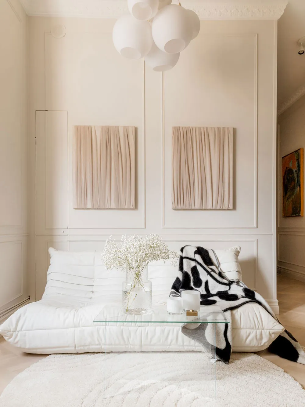 Miękki monochromatyczny wnętrze małego mieszkania w Stokholmie (38 m²) - Gallery image 10