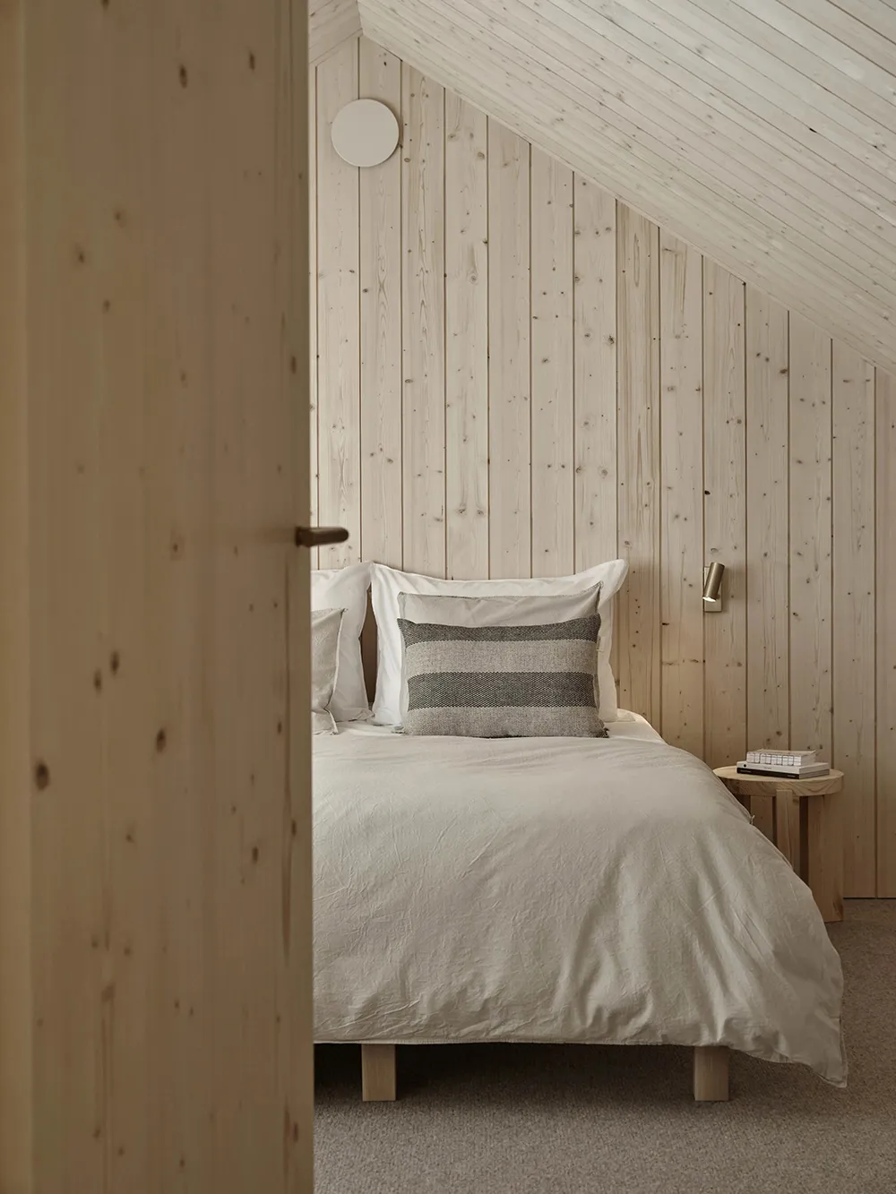 Деревянный минимализм в лесах Финляндии - Gallery image 13