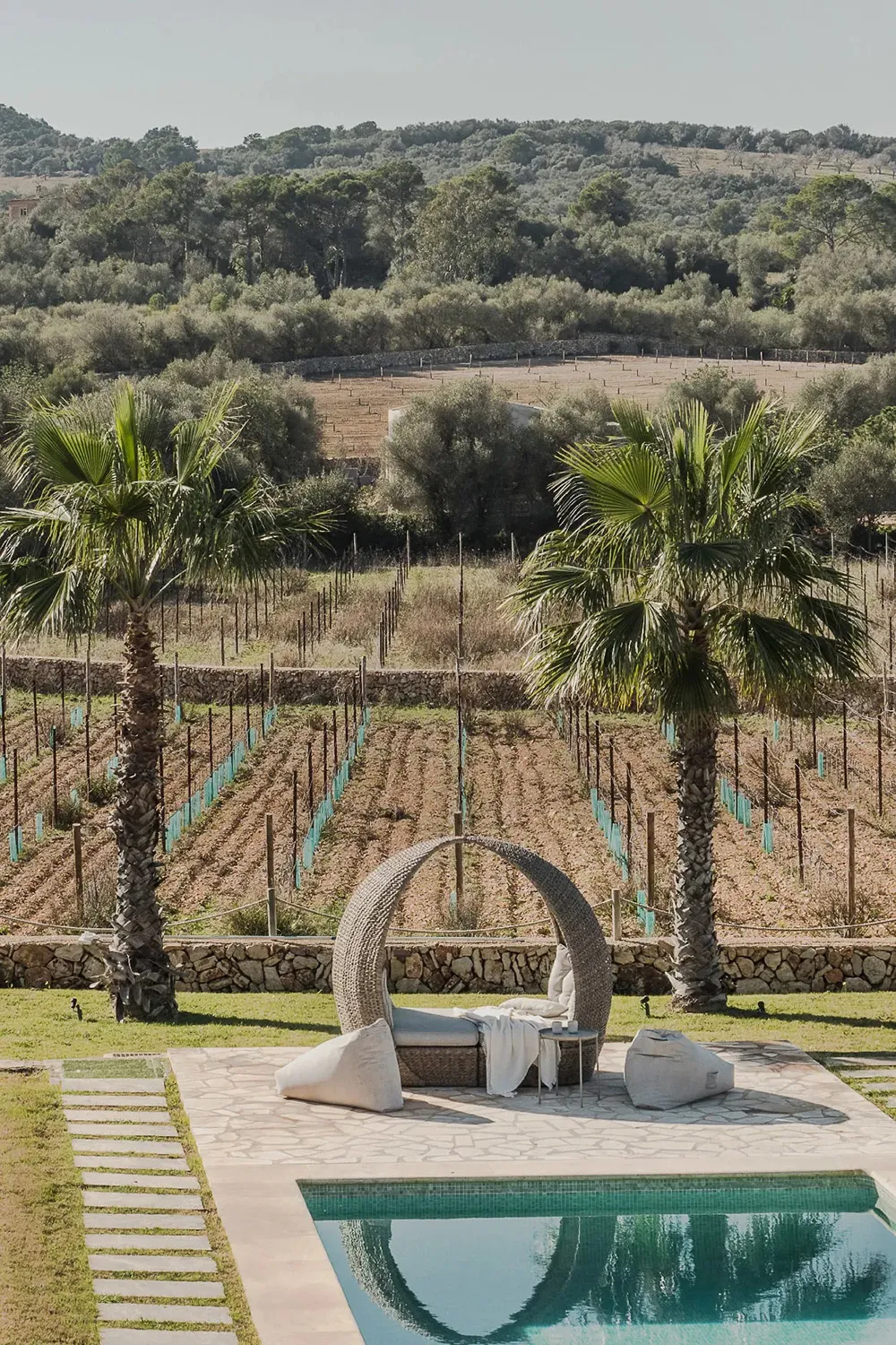 Hermosa villa de piedra en Mallorca con barandales y piscina - Gallery image 23