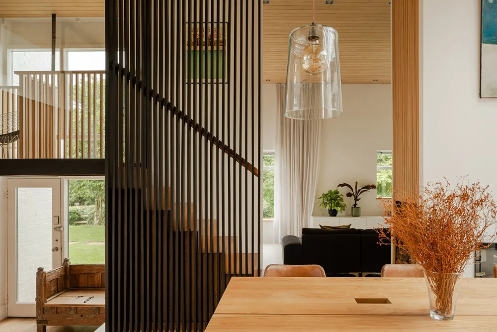 Elemente des Industriestils im Design eines hellen modernen Hauses in England - Gallery image 7