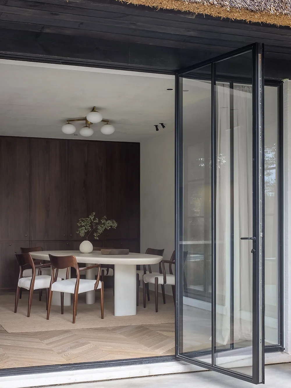 Magnifique maison en Belgique avec toit de paille et intérieurs élégants - Gallery image 1