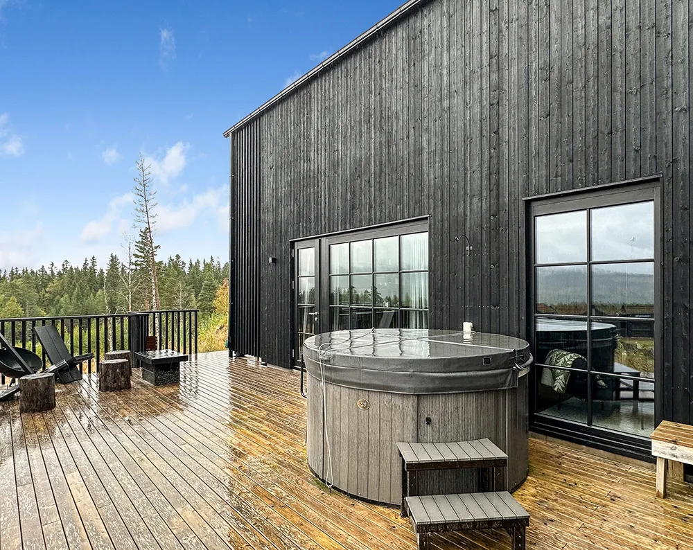 Dark Outside and Inside: Modern Scandinavian Cottage in Nature - Gallery image 15