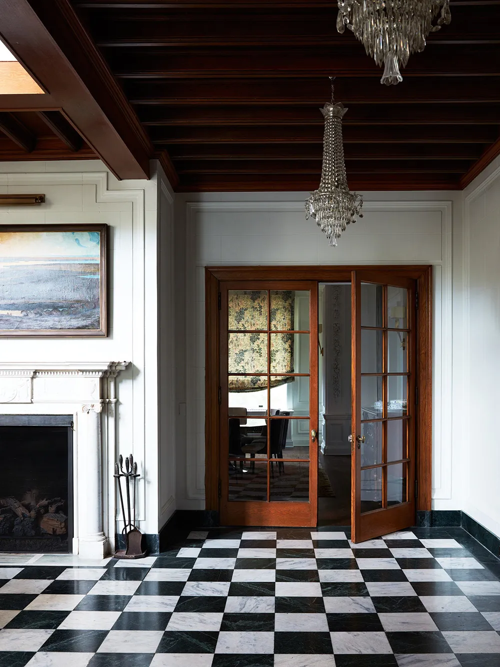 Sea of Timeless Elegance and Details: Historic Mansion in Minnesota - Gallery image 2