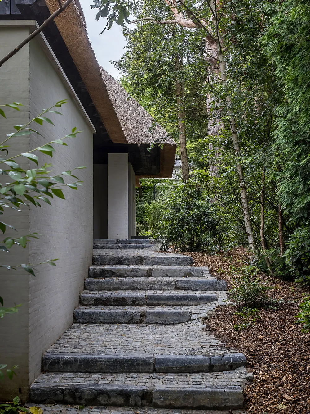 Magnifique maison en Belgique avec toit de paille et intérieurs élégants - Gallery image 12