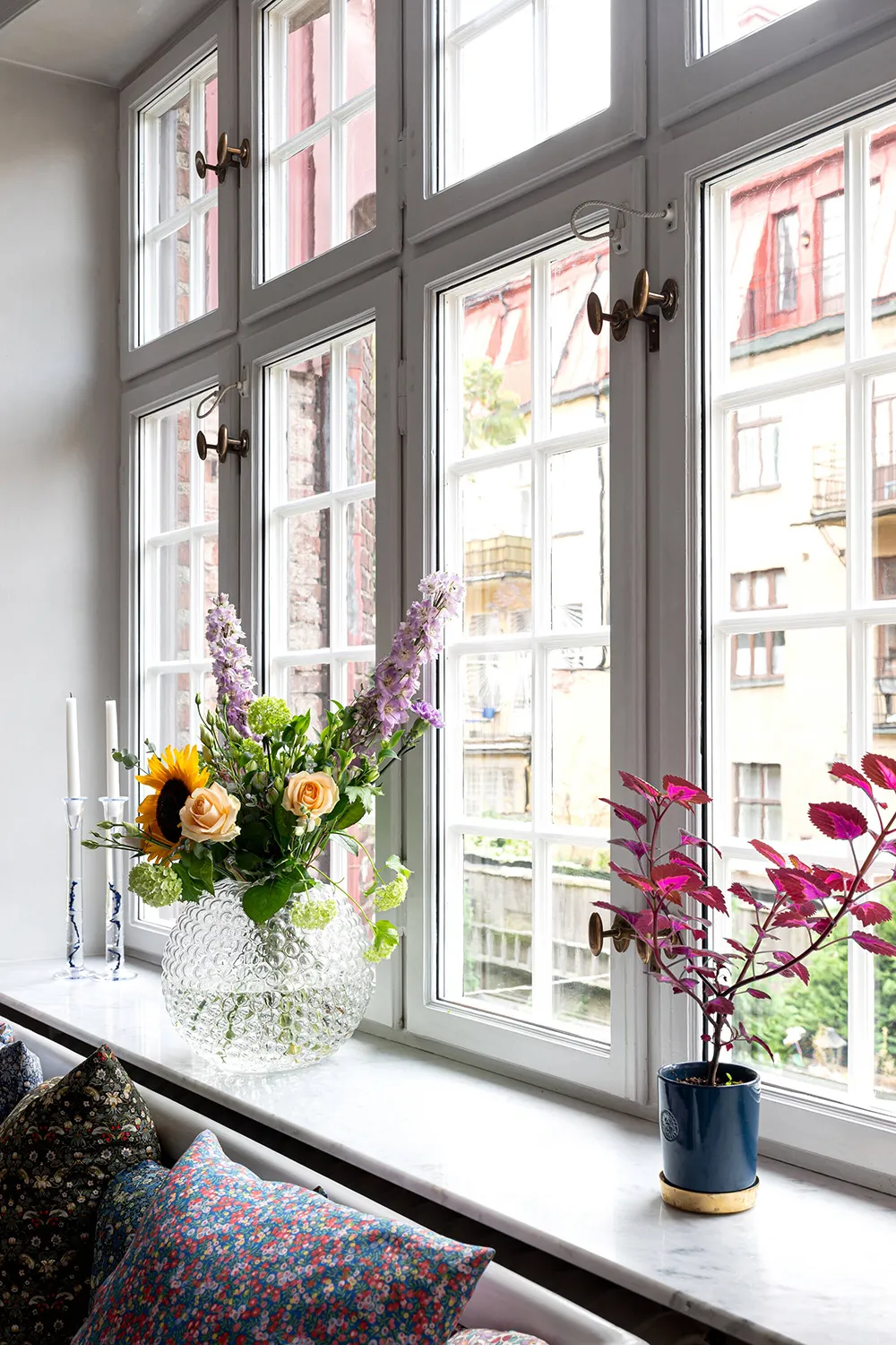 Синяя гостиная и нотки английского стиля: квартира в Стокгольме (83 кв. м) - Gallery image 26