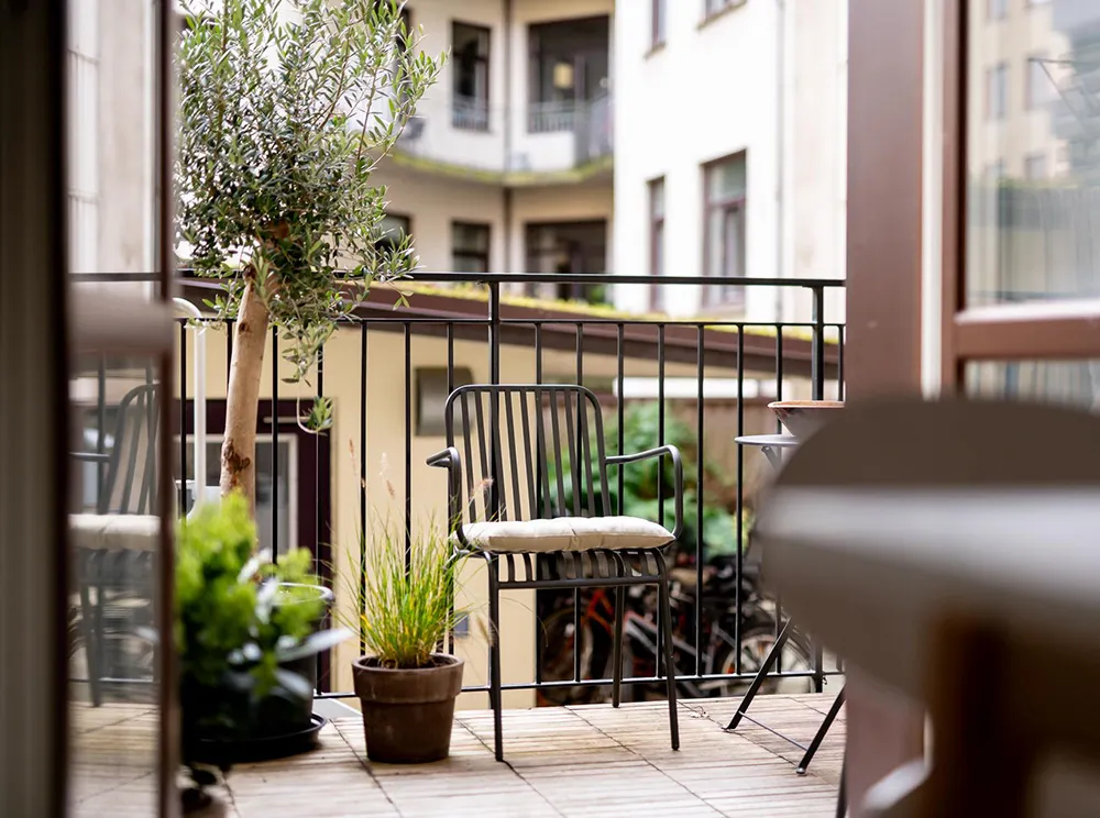 Маленькая бежевая квартира с антресолью в Швеции (33 кв. м) - Gallery image 11