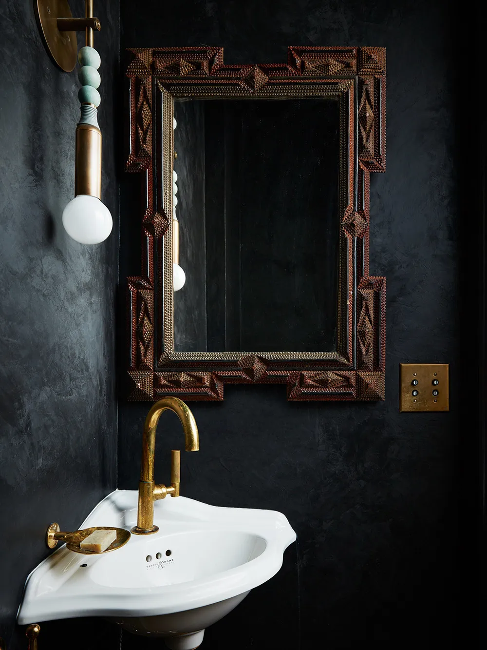 Sea of Timeless Elegance and Details: Historic Mansion in Minnesota - Gallery image 15