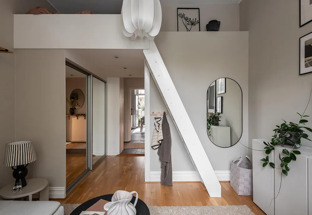 Маленькая бежевая квартира с антресолью в Швеции (33 кв. м) - Gallery image 5