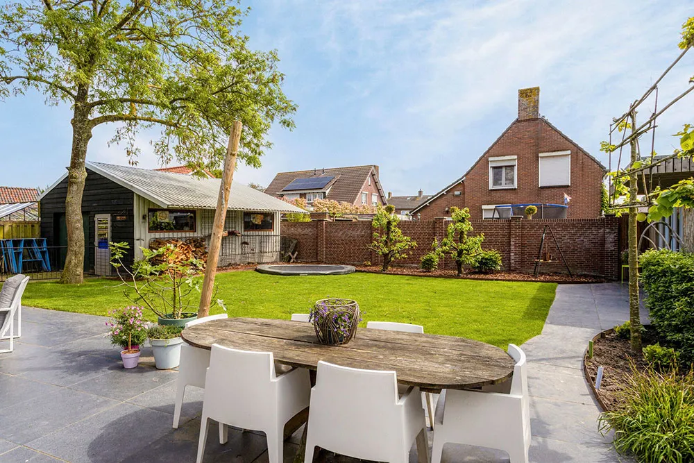 Diseño de interior colorido y vibrante en edificio ex-escuela en Países Bajos - Gallery image 19