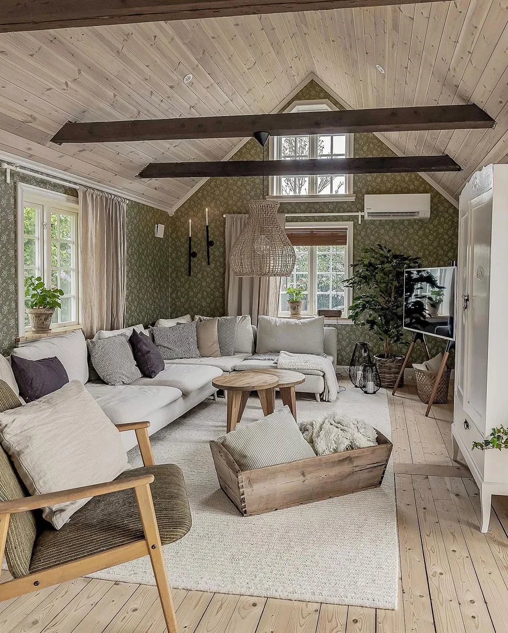 Small but very cozy cottage from Instagram - Gallery image 3