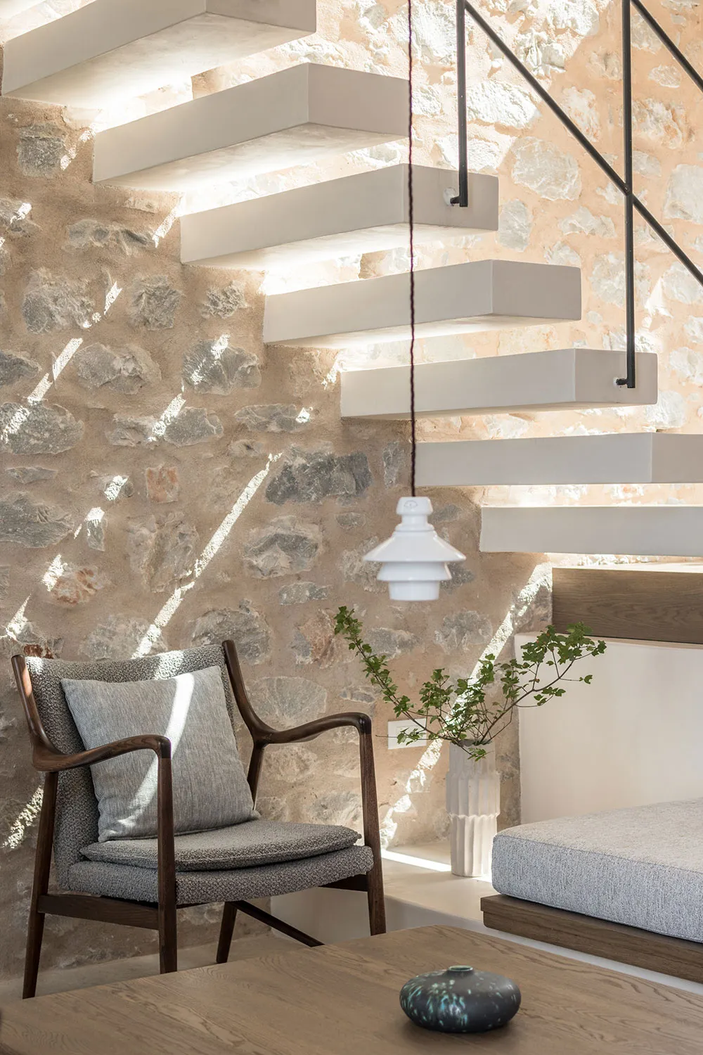 Un logement moderne chaleureux inspiré de la tradition des maisons en pierre en Grèce - Gallery image 18