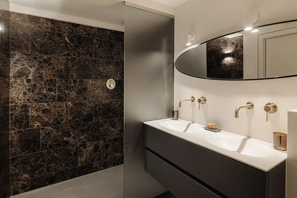 Średzie morza motywy w designie nowoczesnych apartamentów w Amsterdamie - Gallery image 16