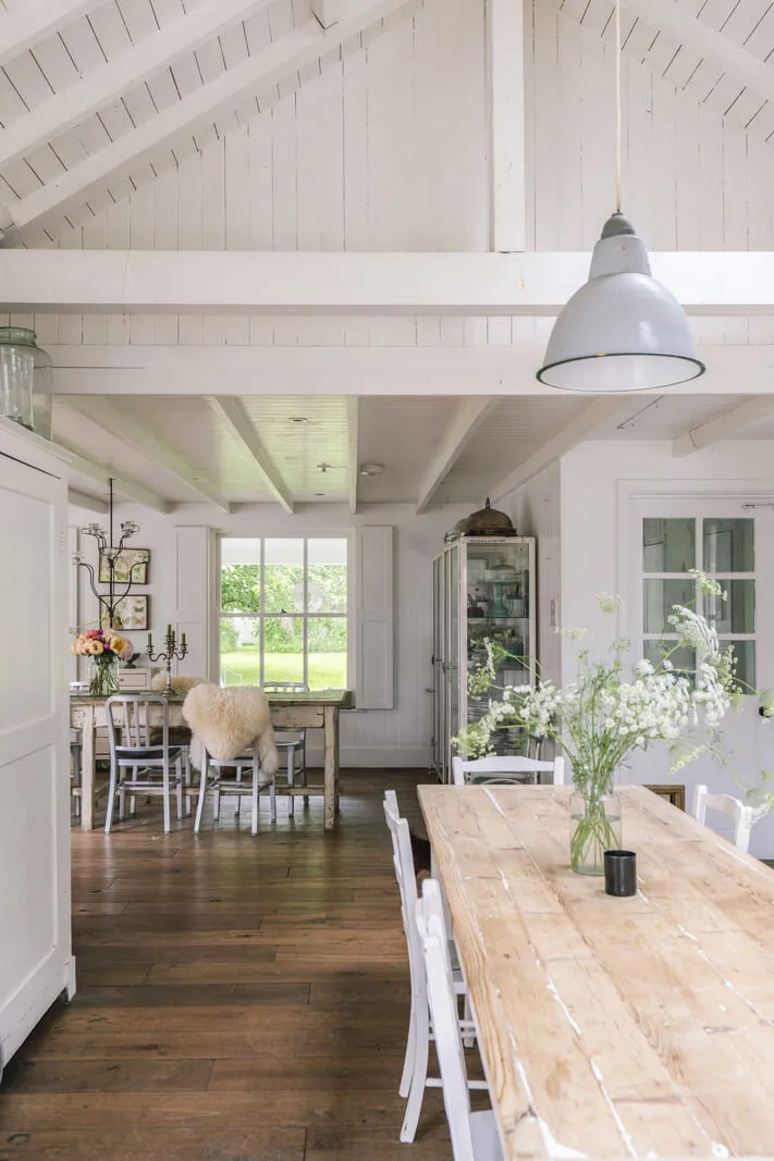 緑に囲まれた美しい白いコテージ - Gallery image 7