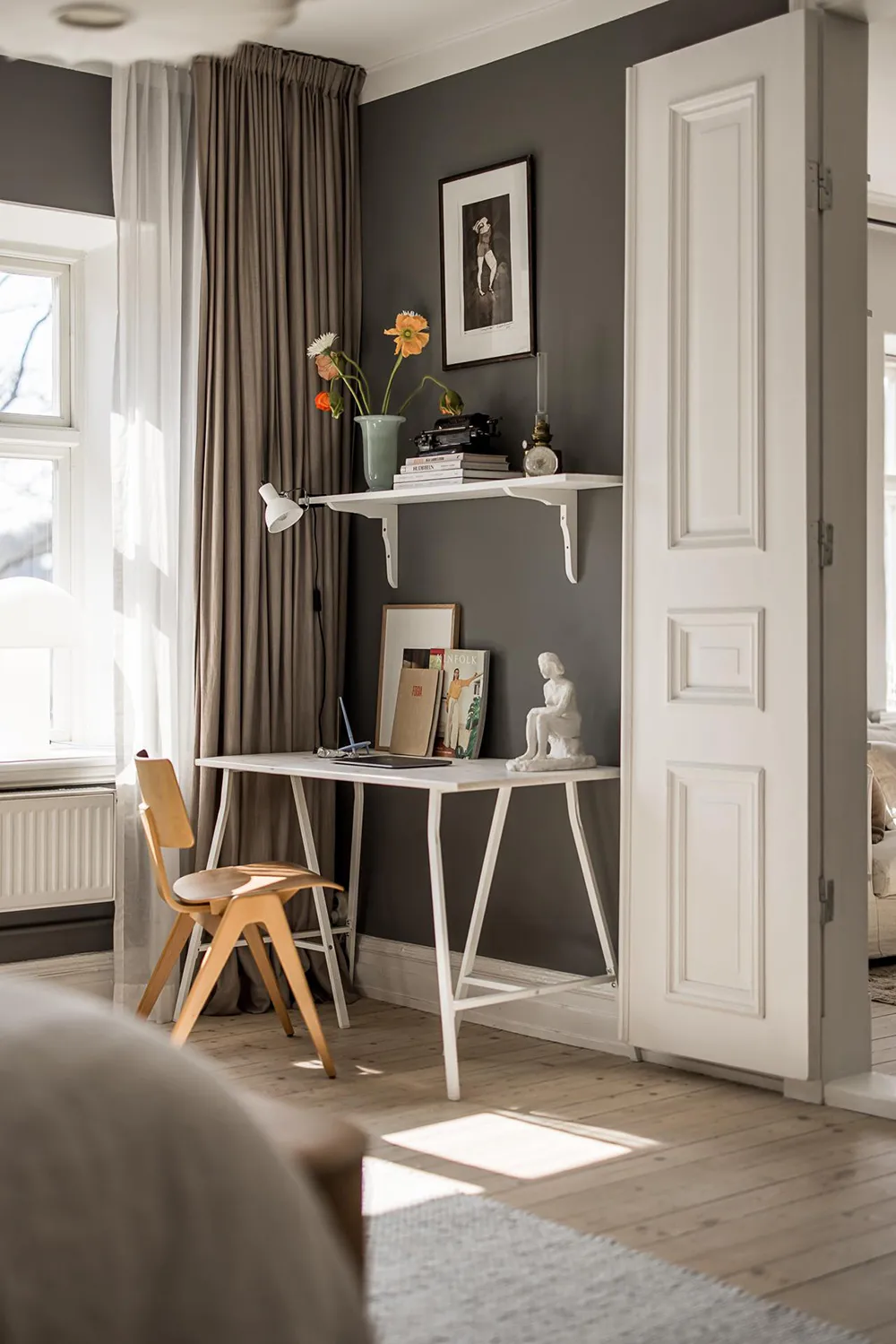 Приятные оттенки серого в дизайне шведской квартиры (90 кв. м) - Gallery image 13