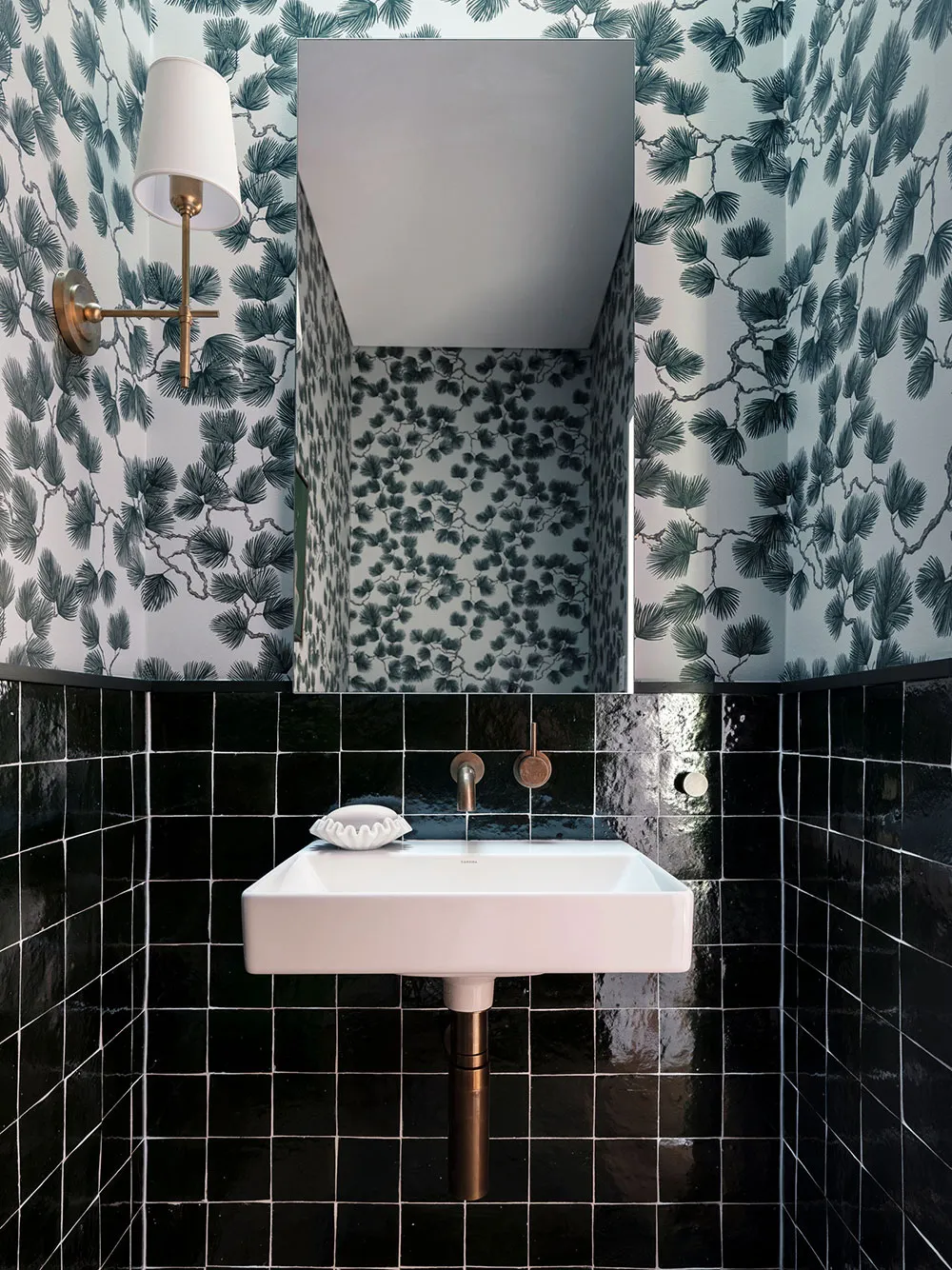 Znakomity strzeżony domek w Australii zbudowany na kontrastach - Gallery image 20