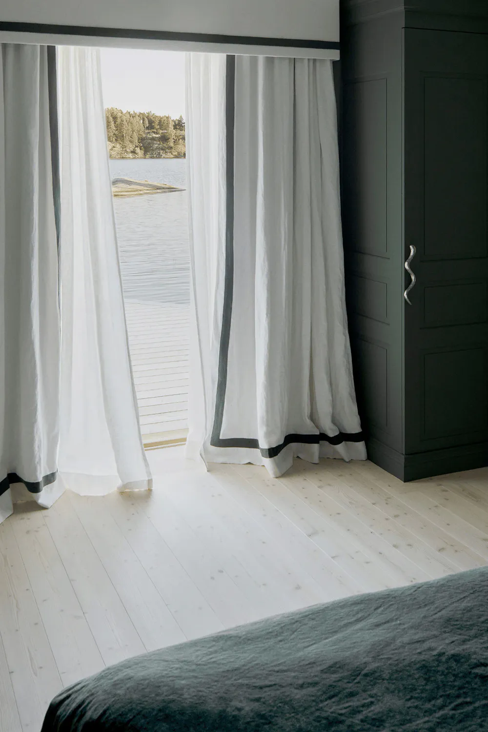 स्वीडन में स्थित एक सुंदर वॉटरफ्रंट रिसॉर्ट का आंतरिक डिज़ाइन - Gallery image 13