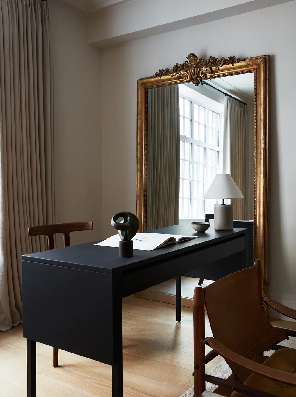 न्यूयॉर्क में एक प्राथमिक युग की इमारत में स्थित अपार्टमेंट का उन्नत विकास/सुधार - 15