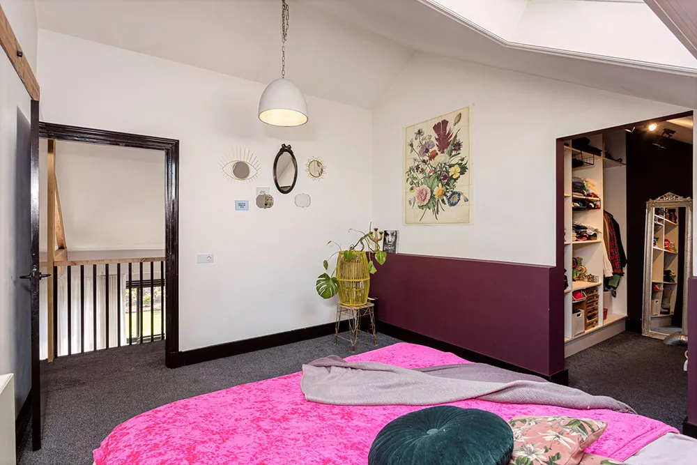 Diseño de interior colorido y vibrante en edificio ex-escuela en Países Bajos - Gallery image 14