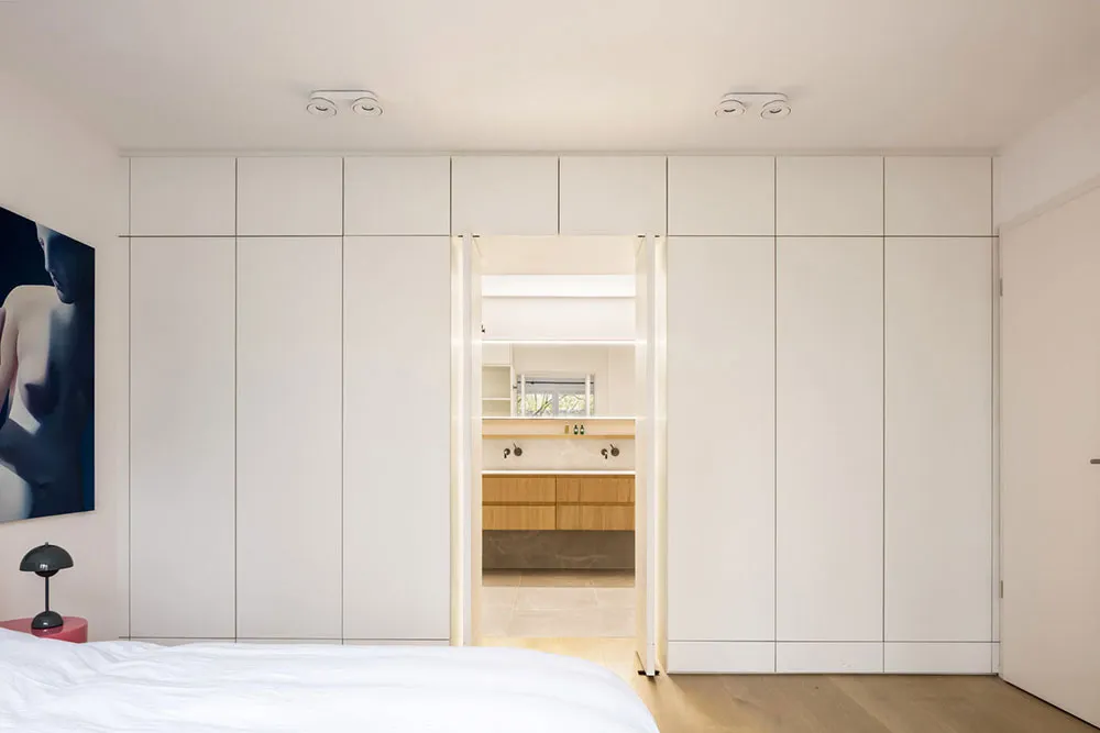 Яркая современная квартира в Гамбурге с тёмно-синим кубом - Gallery image 7