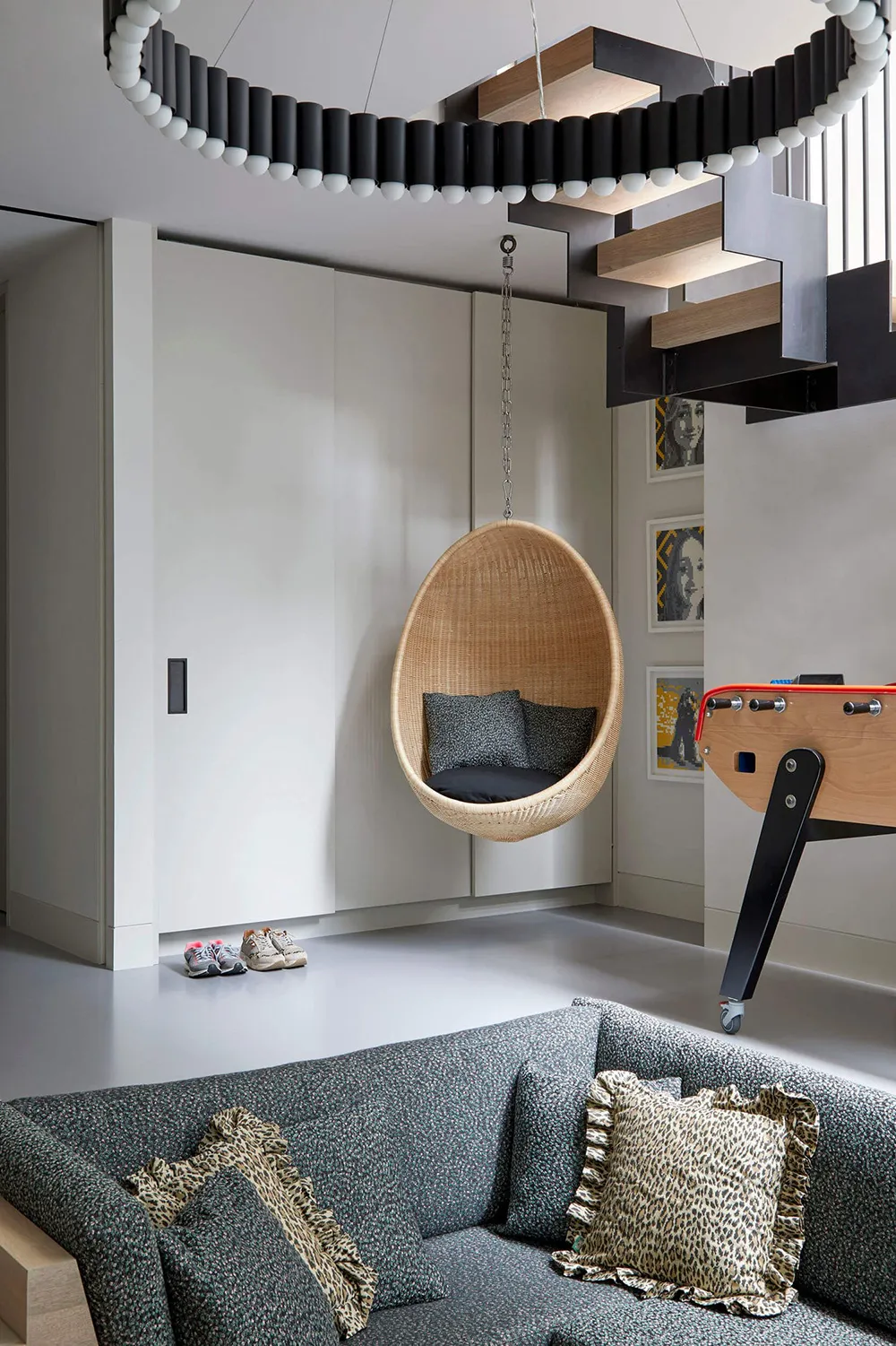 Стильні темні відтінки для чудового таунхауса в Лондоні - Gallery image 11