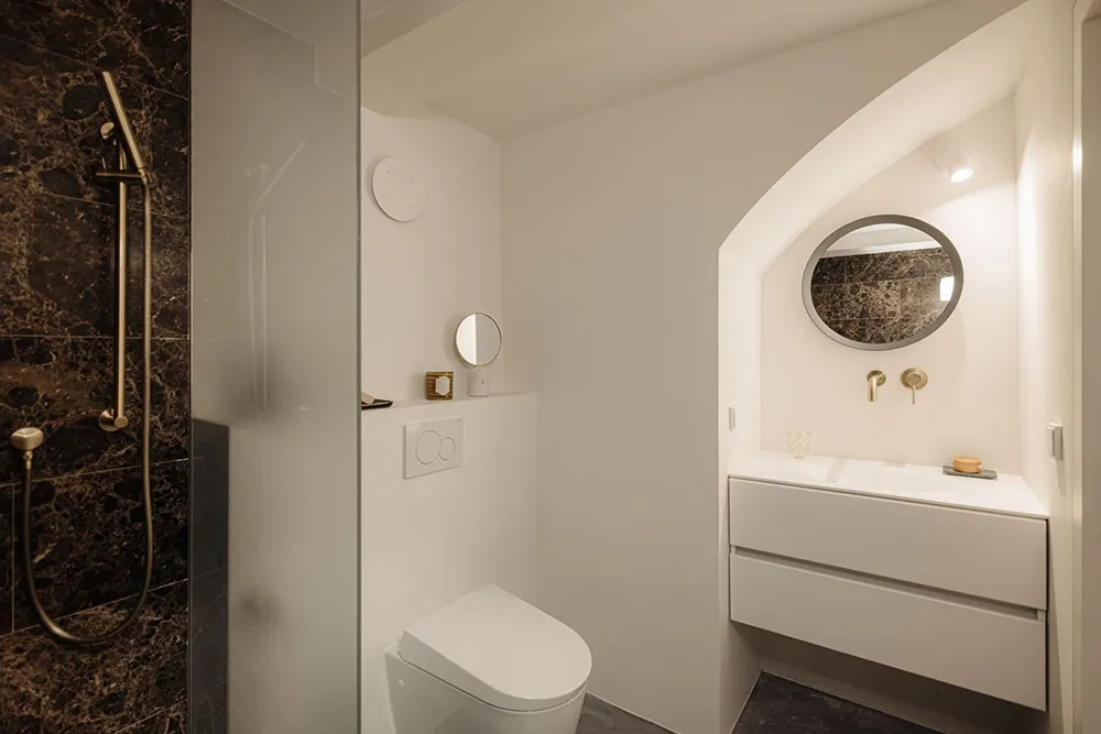 Średzie morza motywy w designie nowoczesnych apartamentów w Amsterdamie - Gallery image 19