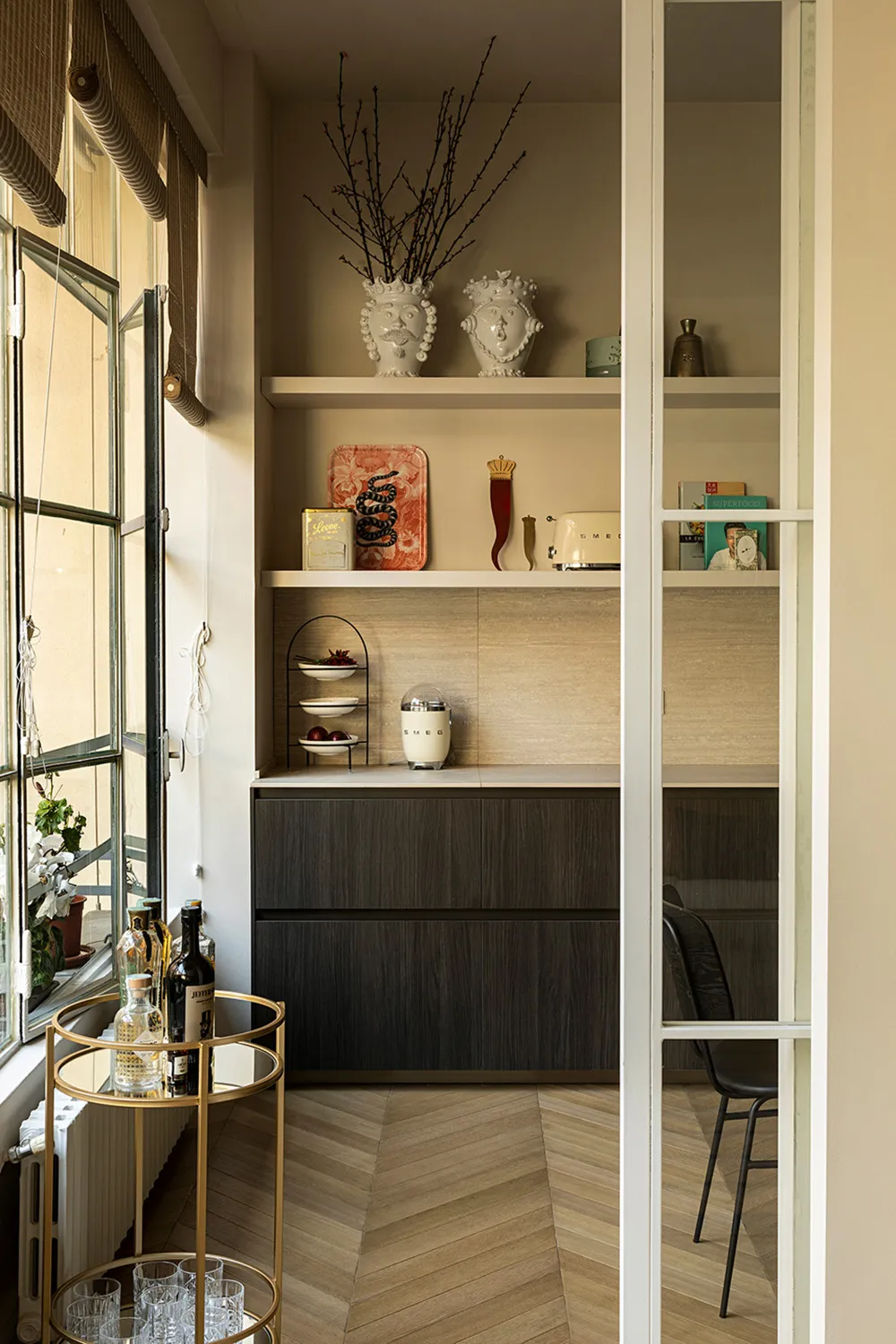 ミラノにある旧倉庫を改装した、快適でモダンなインテリア - Gallery image 6