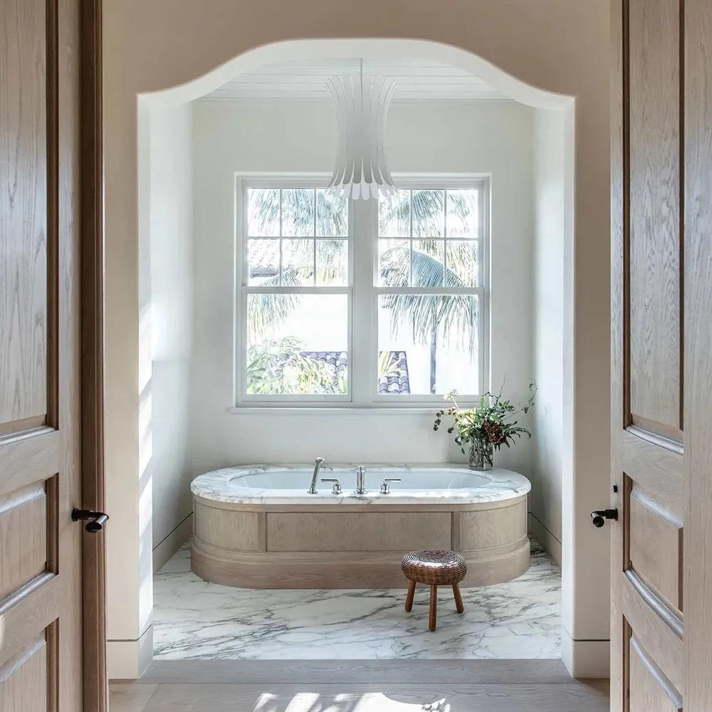 Floral Motifs and Green Tones: Cozy House in Florida - Gallery image 9