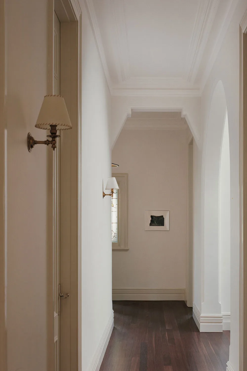 Арочные окна и мягкий минимализм: красивый дом дизайнера мод в Сиднее - Gallery image 18