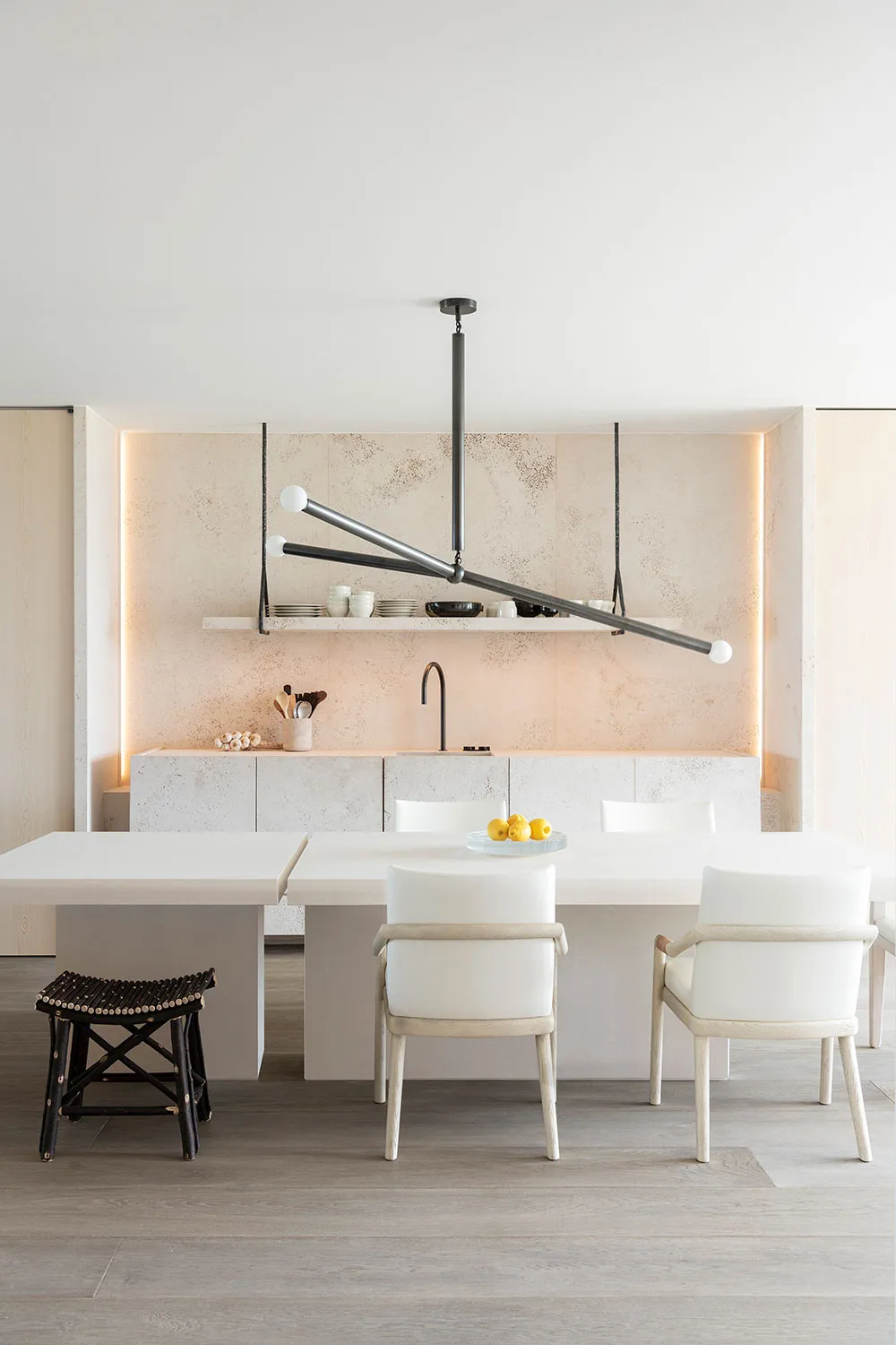 Ruhe in sandfarbigen Tönen im Design eines Hauses in den Dünen der Niederlande - Gallery image 4