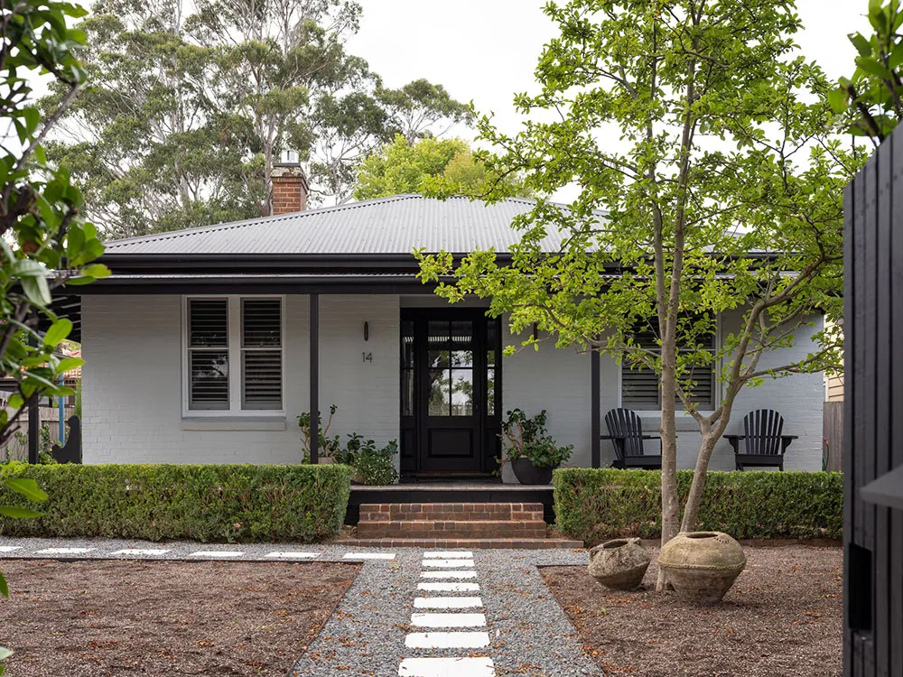 Znakomity strzeżony domek w Australii zbudowany na kontrastach - Gallery image 1